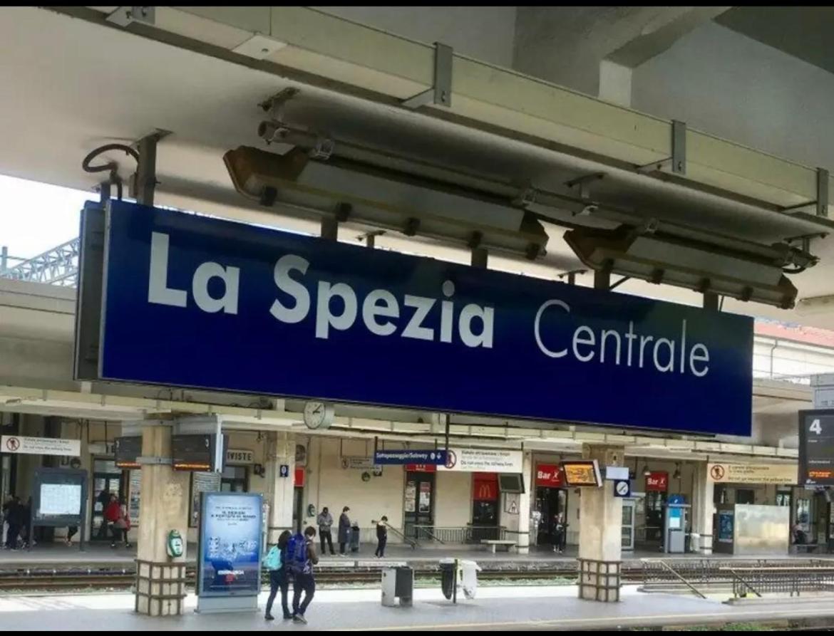 La Gatta - Appartamento Al Centro Di La Spezia Zewnętrze zdjęcie